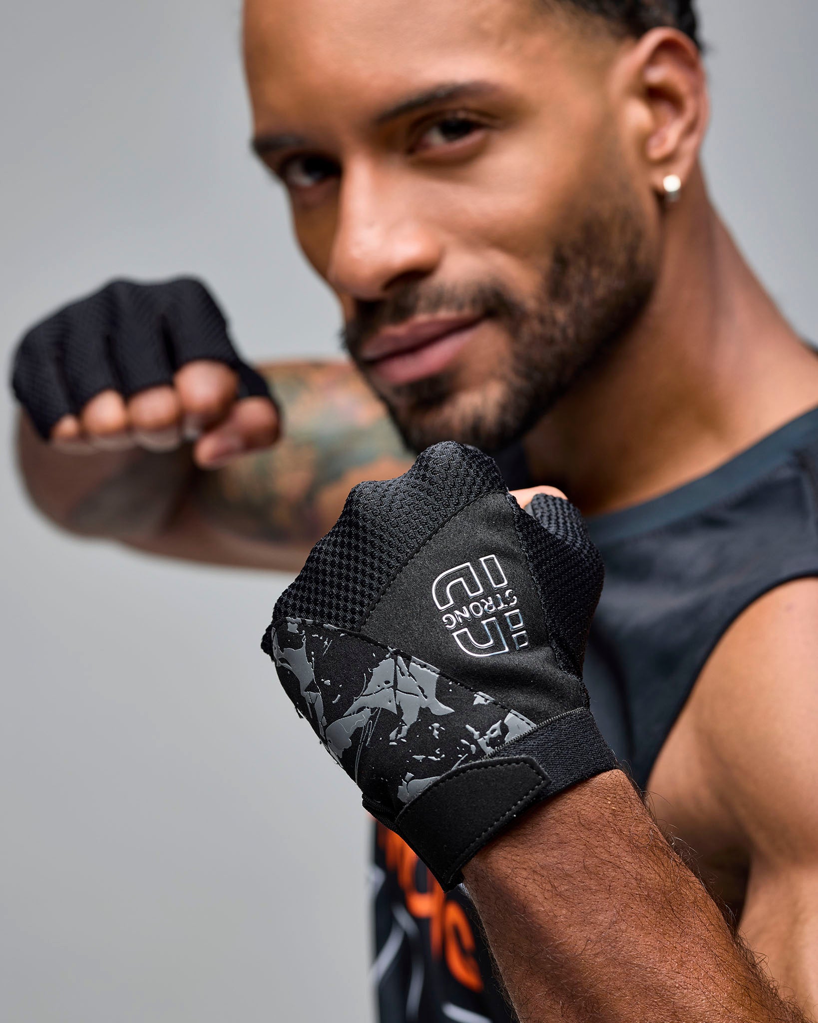 strong by zumba handschuhe STRONG iD Fingerless Gloves