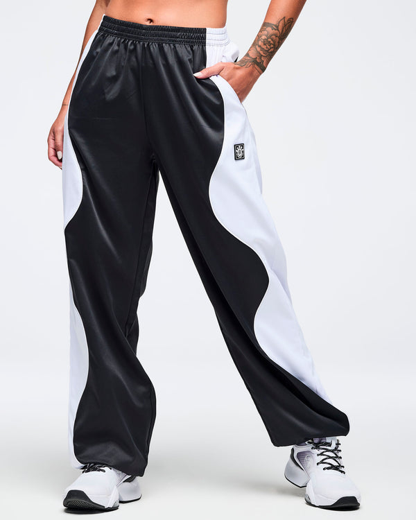 Zumba Basic Wavy Track Pants - Bold Black