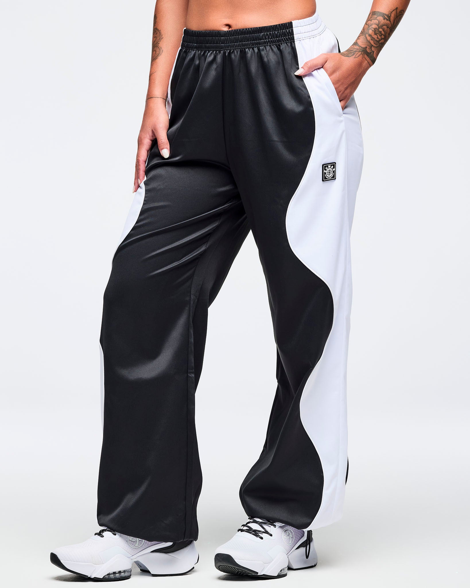 Zumba Basic Wavy Track Pants - Bold Black – Zumba Wear | STRONG iD