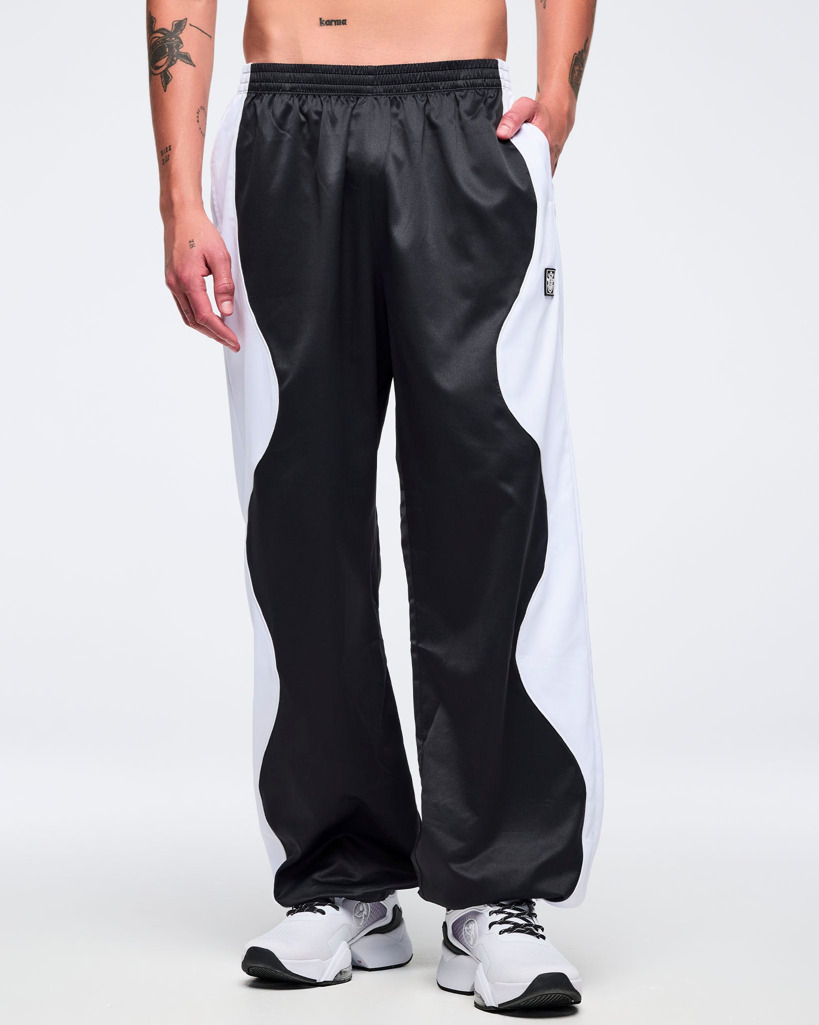 Zumba Basic Wavy Track Pants - Bold Black – Zumba Wear | STRONG iD