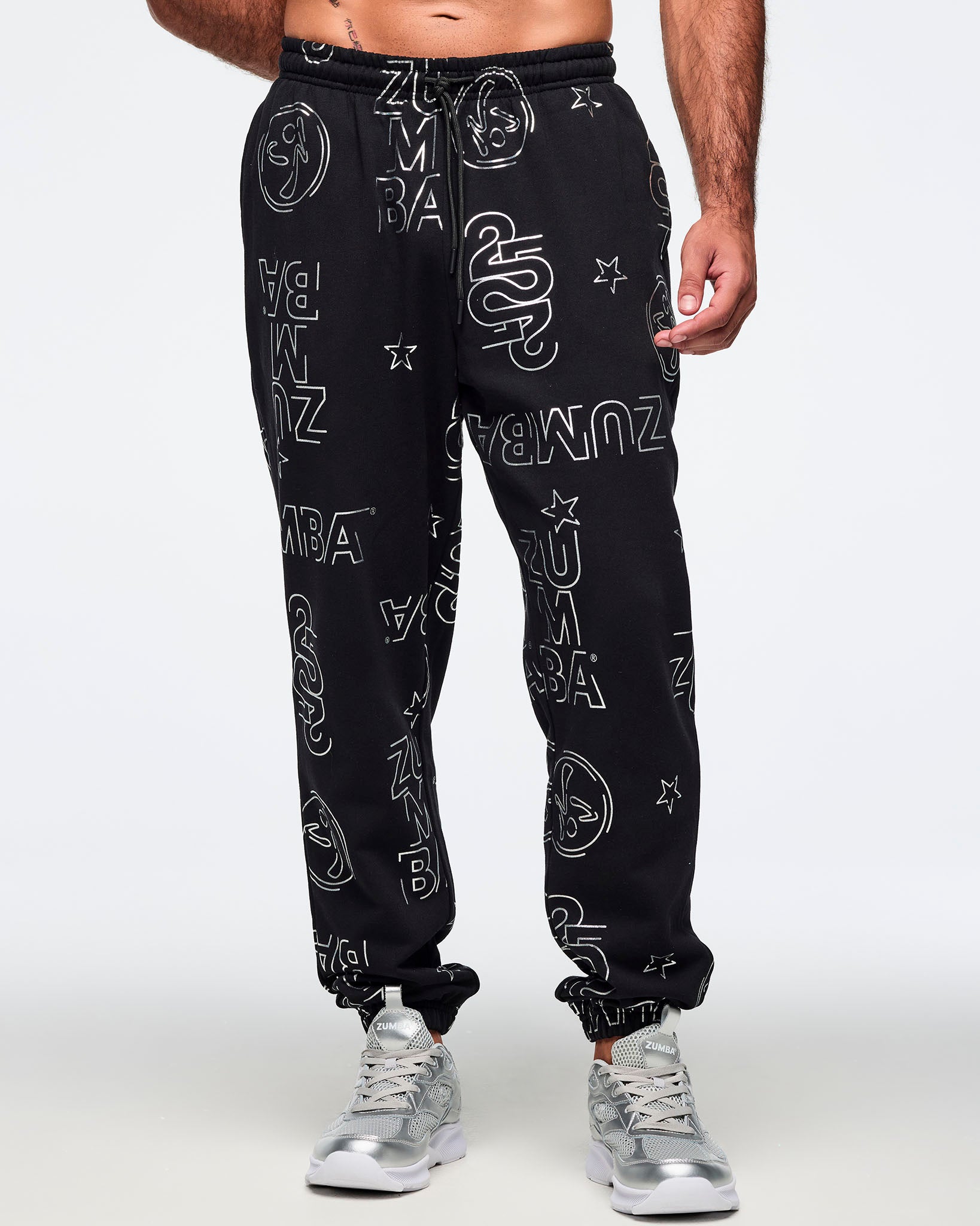 ZUMBA ブラック ジョガーパンツ Sサイズ Zumba 25 Slouch Sweatpants - Black/Silver – Zumba Wear | STRONG iD