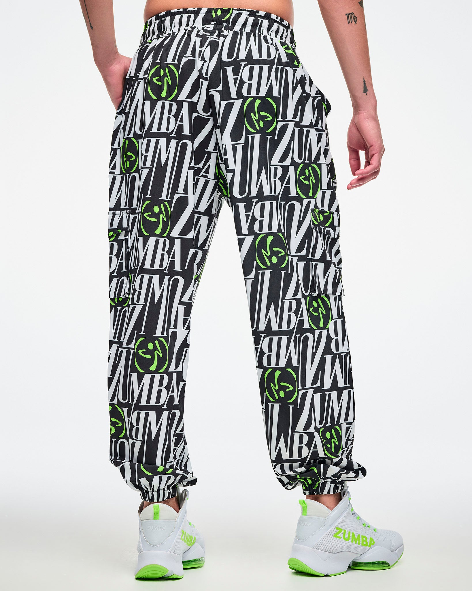 ZUMBA パンツ　M Dale-Z Parachute Cargo Pants - Black/White – Zumba Wear | STRONG iD