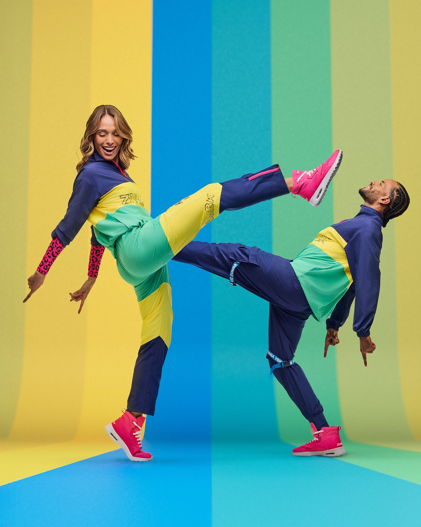 Sizzlin' Half-Zip Oversized Pullover Jacket – Zumba Wear | STRONG iD