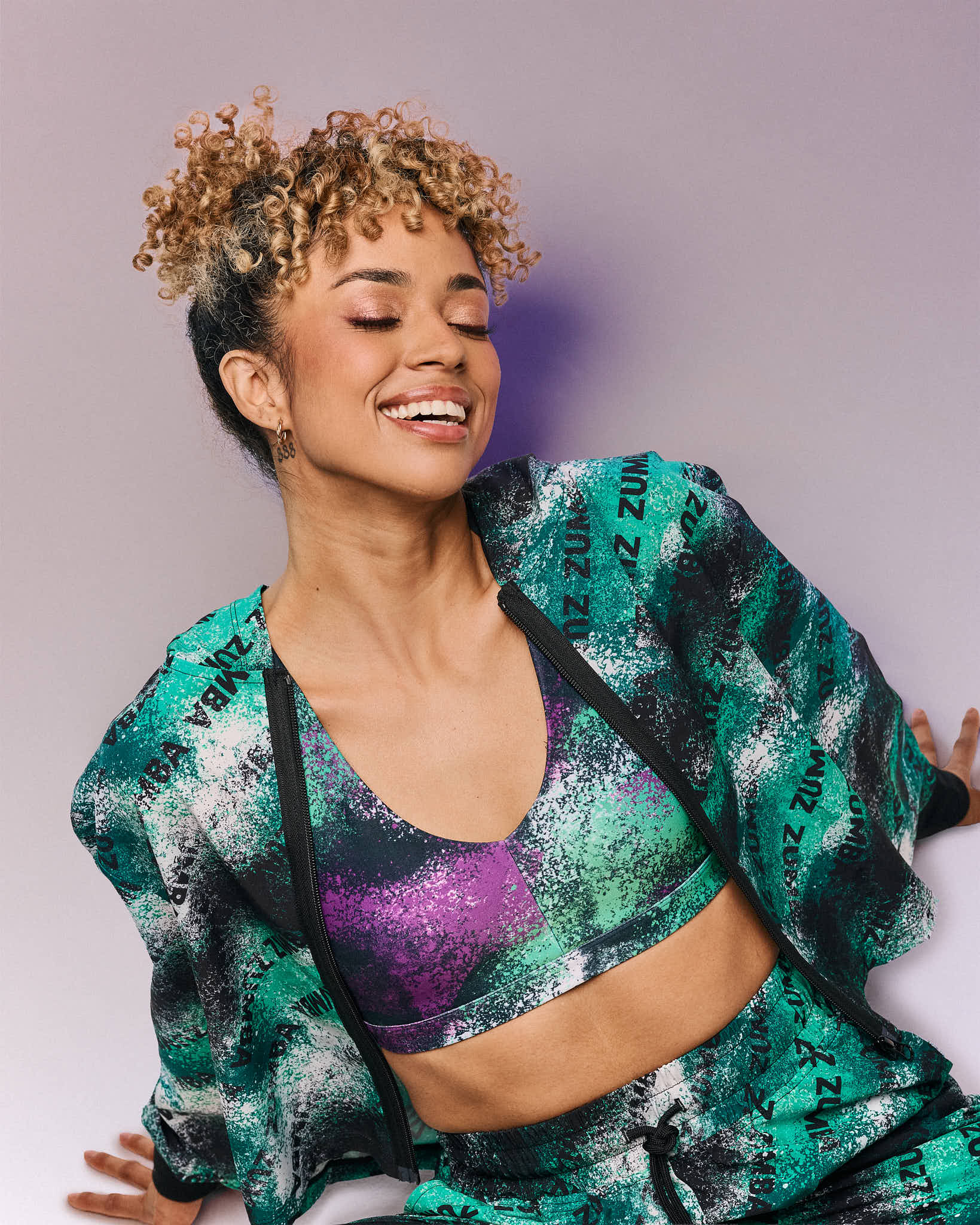 Apres Zumba Crop Woven Zip-Up Hoodie – Zumba Wear | STRONG iD