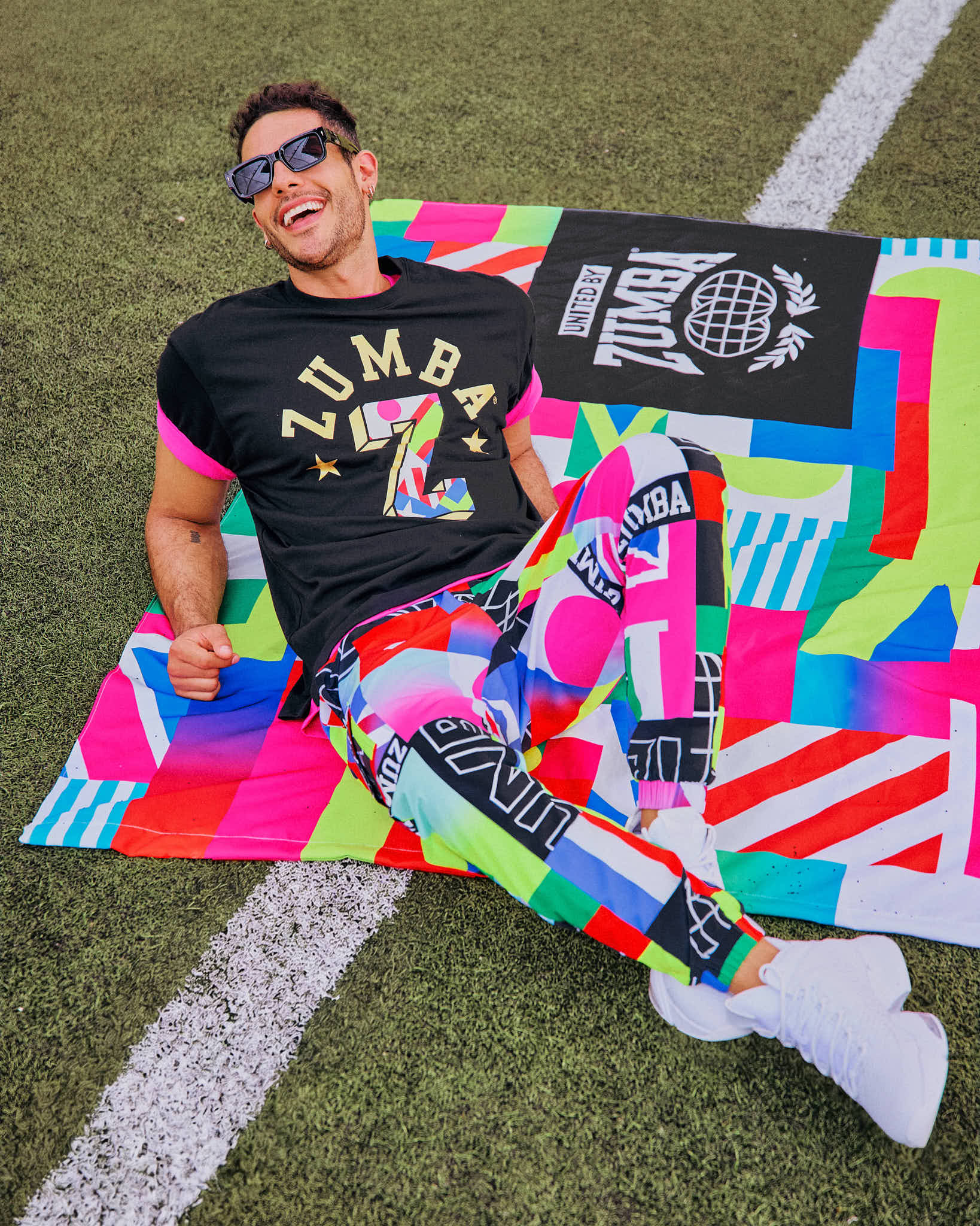Zumba カラフルジョガーパンツ XS Worldwide Oversized Crew Neck Top – Zumba Wear | STRONG iD